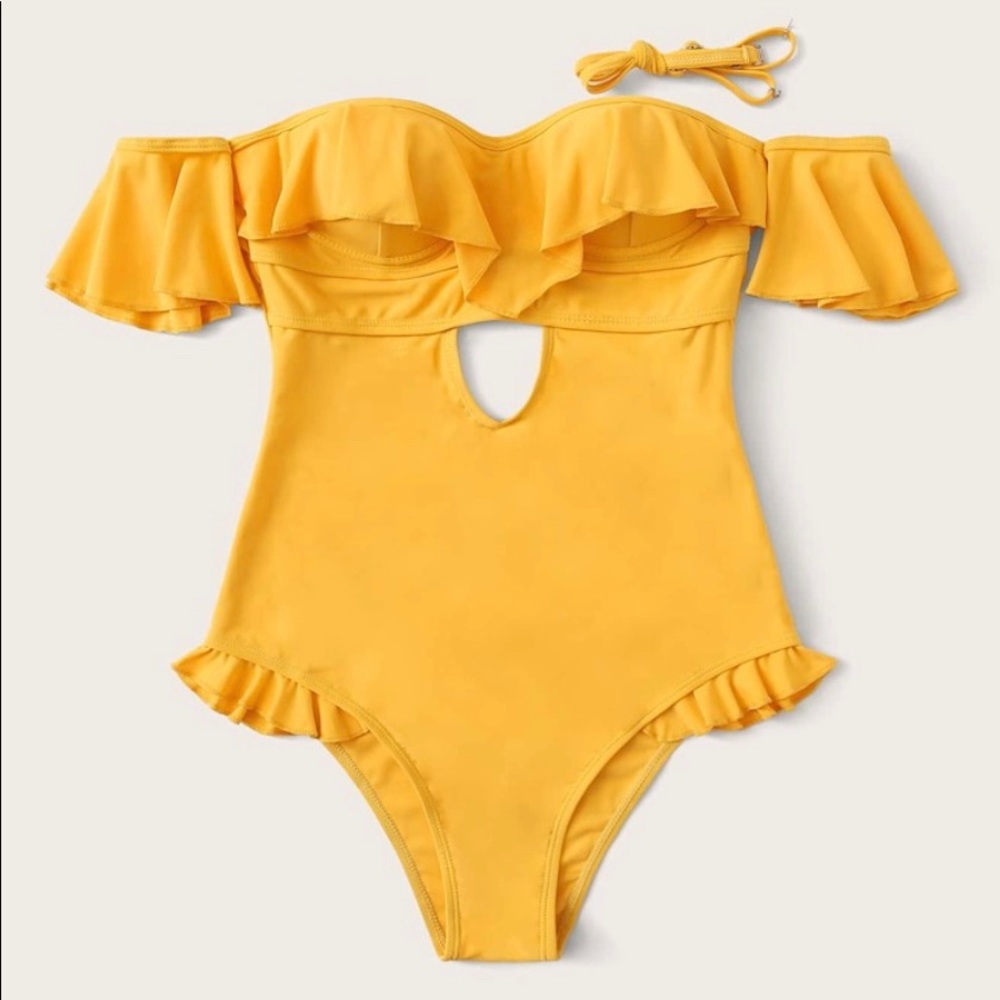 Swimsuit ☀️